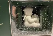 Dept 56 Snowbabies Can I Open it Now 1993 Event Piece #6838-1