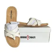 NWB MINNETONKA Sunny White Leather Flip Flop Thong Sandals Shoes Women’s Size 9