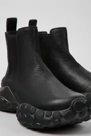 Pelotas Mars Black responsibly raised leather ankle boots