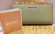 MICHAEL KORS Woman's Leather Wallet. New With Tags. Sage Green