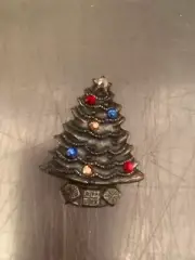 Metal Christmas Tree w/ Stones Pin - Ax
