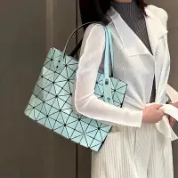 在飛比找Yahoo!奇摩拍賣優惠-三宅一生 Issey Miyake BAOBAO Rock系