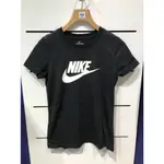 NIKE - SPORTSWEAR ESSENTIAL 女款短袖 經典LOGO 休閒 純棉 黑- BV6170-010