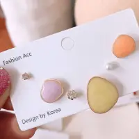 在飛比找momo購物網優惠-【BBHONEY】韓國設計款夏季彩色金邊幾何珍珠鑽石6件組耳