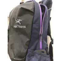 在飛比找蝦皮購物優惠-始祖鳥 後背包 arcteryx arro 22L 黑紫 白