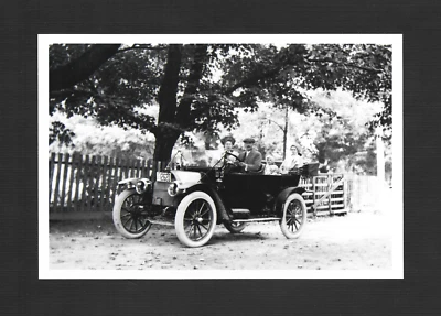 PHOTO OF DR. HENRY A. TURNER, MILLBROOK ONTARIO IN HIS 1912 REO