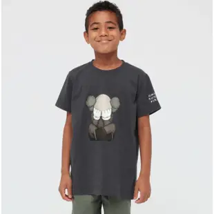 日本限定Kaws x UT Uniqlo 聯名短T (小孩-深灰色) T恤 T-Shirt