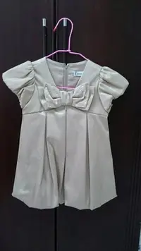 在飛比找Yahoo!奇摩拍賣優惠-Roberta 諾貝達女童金色洋裝