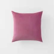 Sheridan Tano Cushion in Lily/Off White Material: Cotton/Polyester @Sheridan Rewards