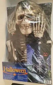 ZOMBIE LAWN DECORATION WITH POSEABLE ARMS WITH 9" GROUND STAKES HALLOWEEN
