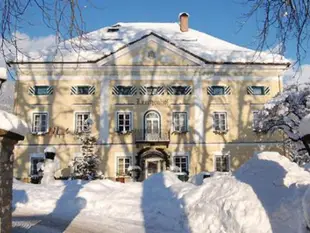 Hotel Schloss Lerchenhof