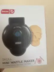 Dash Skull Shaped Mini Nonstick Waffle Maker Black Halloween Fall Breakfast 4"