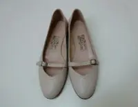 在飛比找Yahoo!奇摩拍賣優惠-Ferragamo 赫本鞋~6號C 超低價！