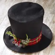 Christmas Tree Topper – Black Top Hat with Vintage Look, Faux Mistletoe