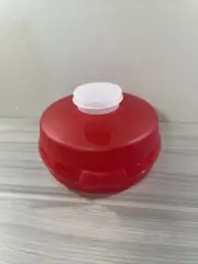 Tupperware Round Bagel Salad or Sub Sandwich Keeper w/ Smidget New!
