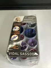 Vidal Sassoon 15 pc Sure Grip Rollers With Secure Hold Clip Assorted Sizes BN
