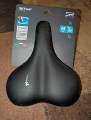NEW Selle Royal Saddle Bike Gel Seat Free Way Royalgel Made in Italy Unisex Blac