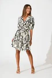Women's Party Manhattan Nights Dress Half Sleeve in Black and White Geometric Print 8