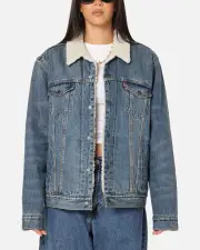[LEVI STRAUSS AND CO] Levi Strauss And Co Relaxed Fit Sherpa Trucker Jacket Blue - Size S S Blue