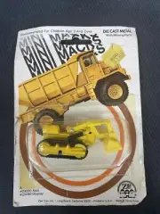 1981 Zee Toys Mini Macks Track-Type Loader (2)