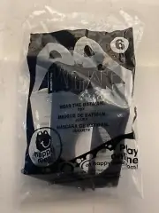 2013 McDonalds Beware The Batman “ Wear The Batman “ Happy Meal Toy Sealed #6