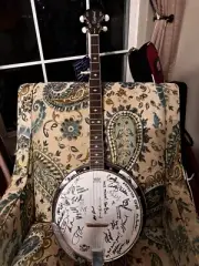 Tanglewood TWB18M5 5-String Banjo Autograph By: Infamous Stringdusters & More.