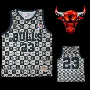 CHICAGO BULLS NBA WHITE AND BLUE MICHAEL JORDAN 23 JERSEY SIZE MEDIUM