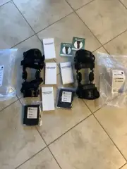 Pair 2 Right And Left Medium Core tech Coretech 845 Knee Braces New W/ Sleeves