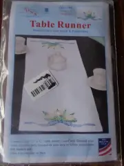 JACK DEMPSEY STAMPED TABLE RUNNER TULIPS & RIBBON 15" X 42"