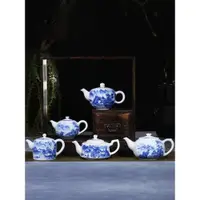 在飛比找ETMall東森購物網優惠-民間藝人手繪山水青花白瓷茶壺景德鎮陶瓷沖茶壺大小號泡茶壺單壺