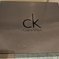 在飛比找蝦皮購物優惠-Calvin Klein CK義大利製牛皮高跟鞋37號