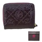 【TORY BURCH】TORY BURCH 專櫃新款 亮皮立體壓花對折拉鍊錢包短夾 酒紅色(短夾/贈禮盒袋父親節七夕情人節)