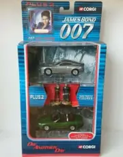 Corgi TY95901 diecast James Bond 007 Aston Martin & Jaguar Plus 2 figures Set