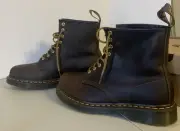 NEW Dr. Martens 1460 Crazy Horse Leather Boots Men’s Size 11 Bouncing Soles.