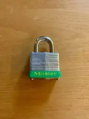 BNIB Master Lock 3Grn Lockout Padlock,Kd,Green,1-1/4"H