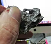 202 GM. LAS PALMAS CAMPO DEL CIELO METEORITE ; MUSEUM GD. BURN HOLE