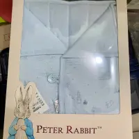在飛比找蝦皮購物優惠-奇哥 PETER RABBIT兩用包巾(藍色) 800元