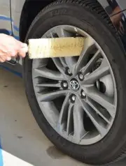 17" Car Rim Wheel Spoke Ferret Brush Flexible Bendable Medium Soft w/ rubber Cap