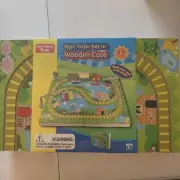 WOODEN TRAIN RAILWAY SET 16 PIECE GIFT TOY SET AGES 3+ WOOD CASE FOR EASY CLEAN