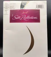 Hanes Silk Reflections Silky Sheer Size AB Barely Black Sandlefoot Non Control