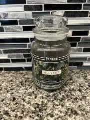 Yankee Candle Mistletoe Original Black Band Large 22 oz