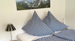 Moderne Ferienwohnung in Marquartstein mit Bergblick