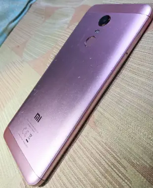 紅米 5 Plus 外觀如新(4G/64G，5.99吋，高通八核）