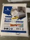 Mattress Protector : Dust might blocker mattress protector 60”w X 80”l X 12” H