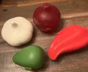 Tupperware 4 Piece Veggie Keeper Onion, Avocado, Pepper & Garlic Keeper