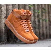 在飛比找蝦皮購物優惠-NIKE  WMNS AIR FORCE 1 HI SUED