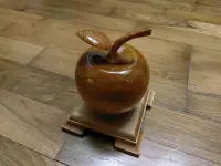 在飛比找Yahoo!奇摩拍賣優惠-【木頭貓】台灣檜木 造型蘋果(平安)  帶葉蘋果 聞香瓶 聚