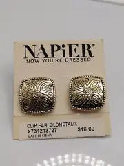 Beautiful Vintage Napier Gold Tone Screw Back Earrings NWT