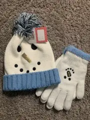 Muk Luks Gloves and Hat Set. Super Cute…and Super warm!!!! (D-59)