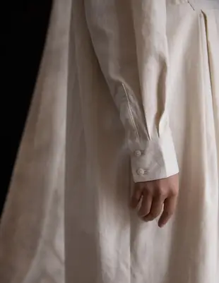 日本進口棉麻面料 乳白色 手工壓褶 襯衫連身裙洋裝